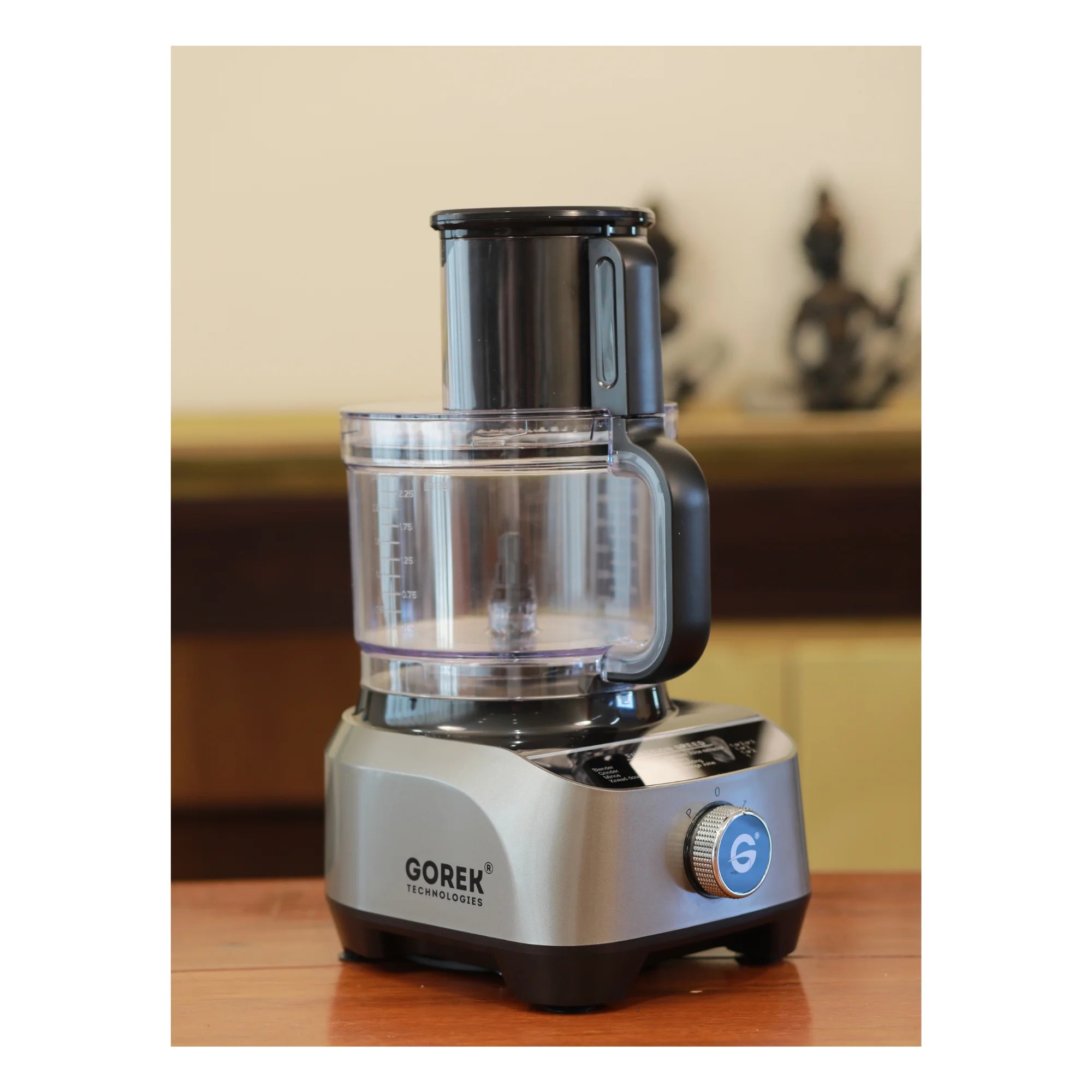 Robot culinaire électrique multifonction 1300 W avec extracteur de jus, mixeur et broyeur, bols en acier inoxydable, application de contrôle, format compact.