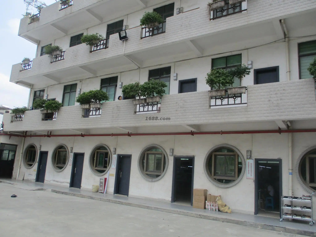 Nouvel appareil de coiffure ionique 5 en 1 (2025) : sèche-cheveux, boucleur, lisseur et styler pour salon et voyage.