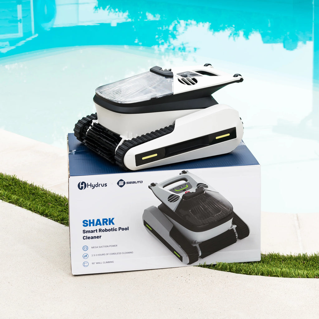 Robot nettoyeur de piscine automatique sans fil, contrôlable par téléphone portable et capable de grimper aux parois.