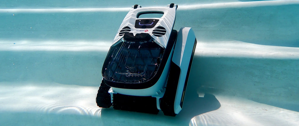 Robot nettoyeur de piscine automatique sans fil, contrôlable par téléphone portable et capable de grimper aux parois.