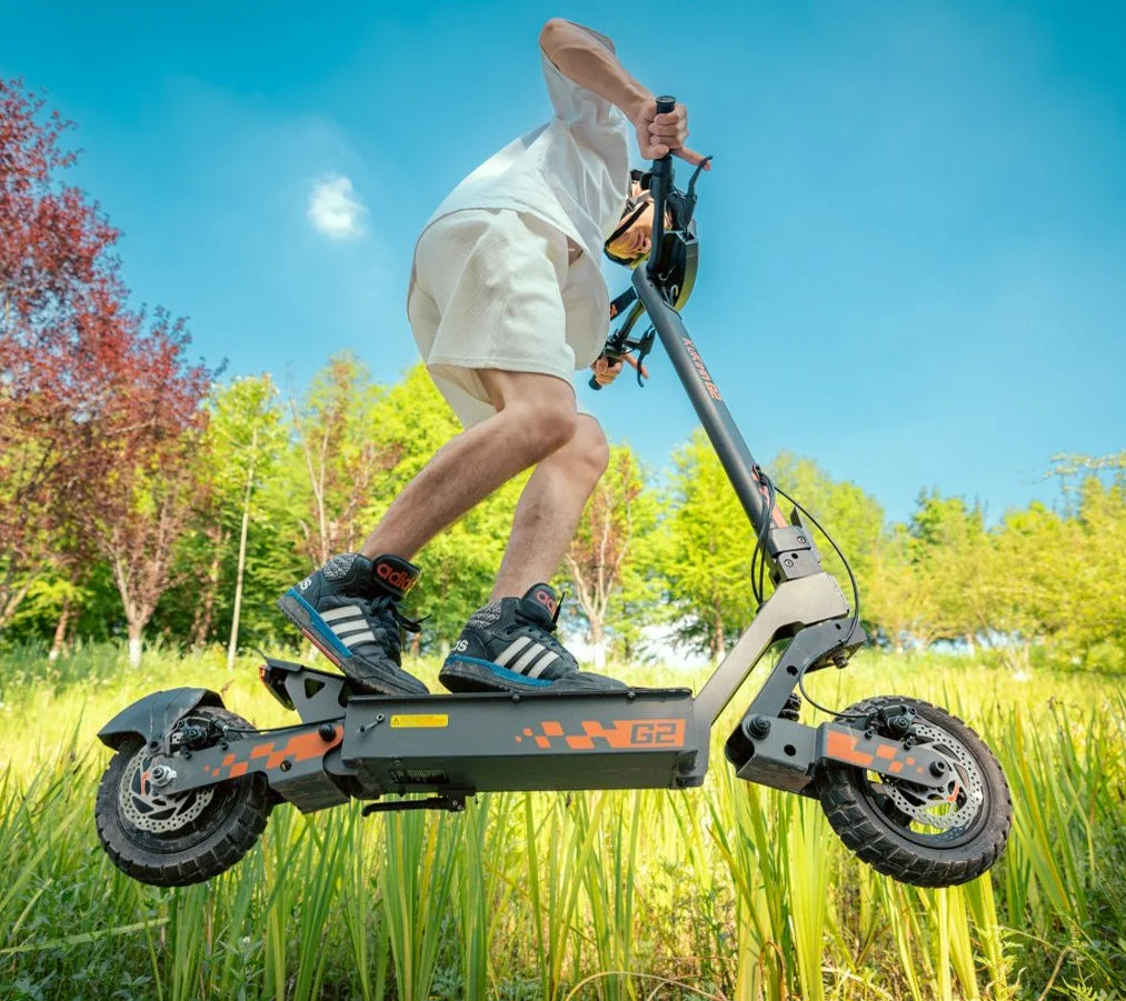 Vente en gros B2B de trottinettes électriques Kukirin G2, 45 km/h, autonomie de 55 km, puissance de 800 W, pour adultes.