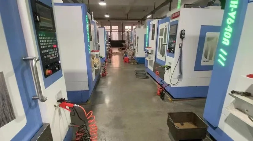 Cloueuse industrielle sans fil 220-240 V CA, robuste et alimentée par batterie, pour la construction et la toiture en bois.