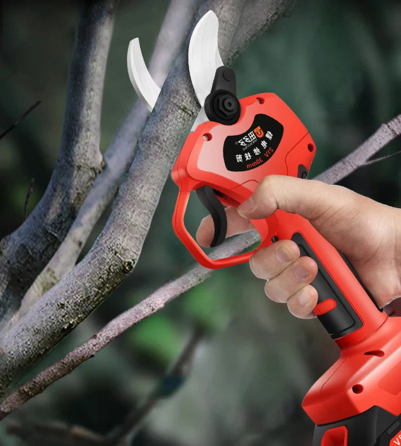 Sécateur électrique portable sans fil DD3339 pour la coupe des branches d'arbres sur perche, avec écran LED et longue portée.