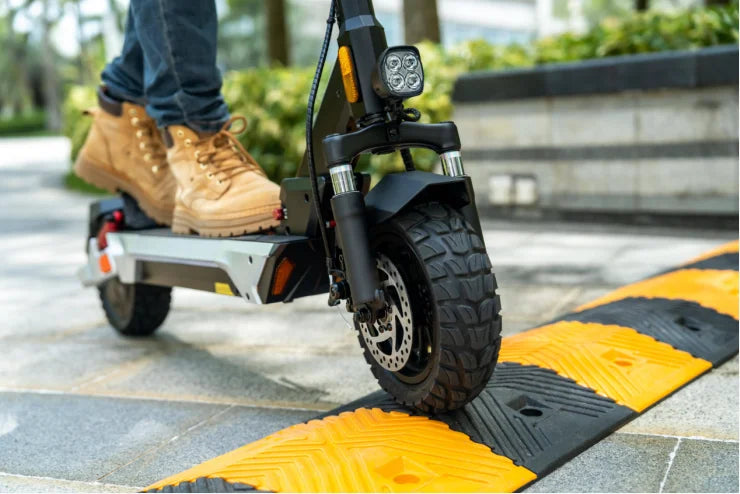 Trottinette électrique haut de gamme Kukirin M4 MAX (nouveau modèle 2025) pour adultes, deux roues, avec moteur sans balais et batterie au lithium, charge maximale 150 kg