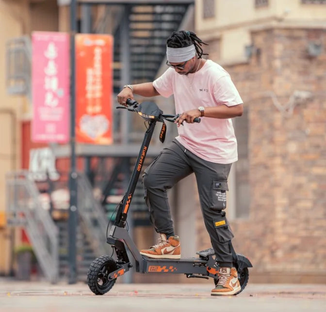 Vente en gros B2B de trottinettes électriques Kukirin G2, 45 km/h, autonomie de 55 km, puissance de 800 W, pour adultes.